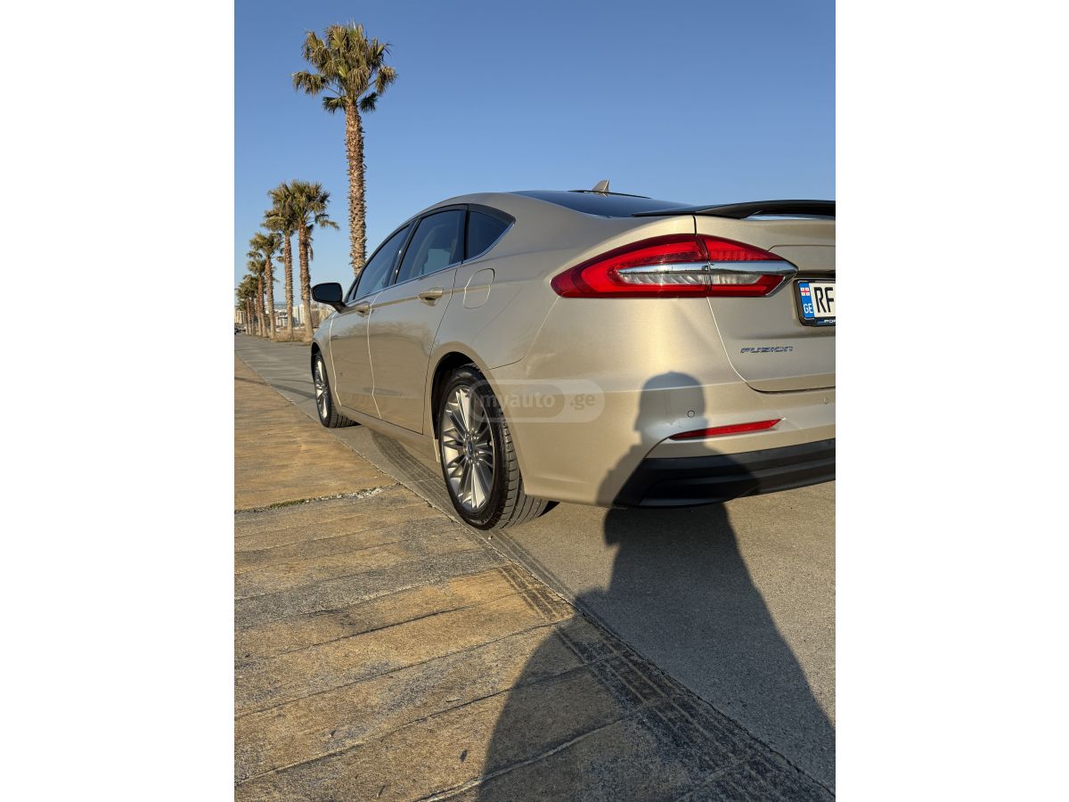 Ford Fusion - фото 4