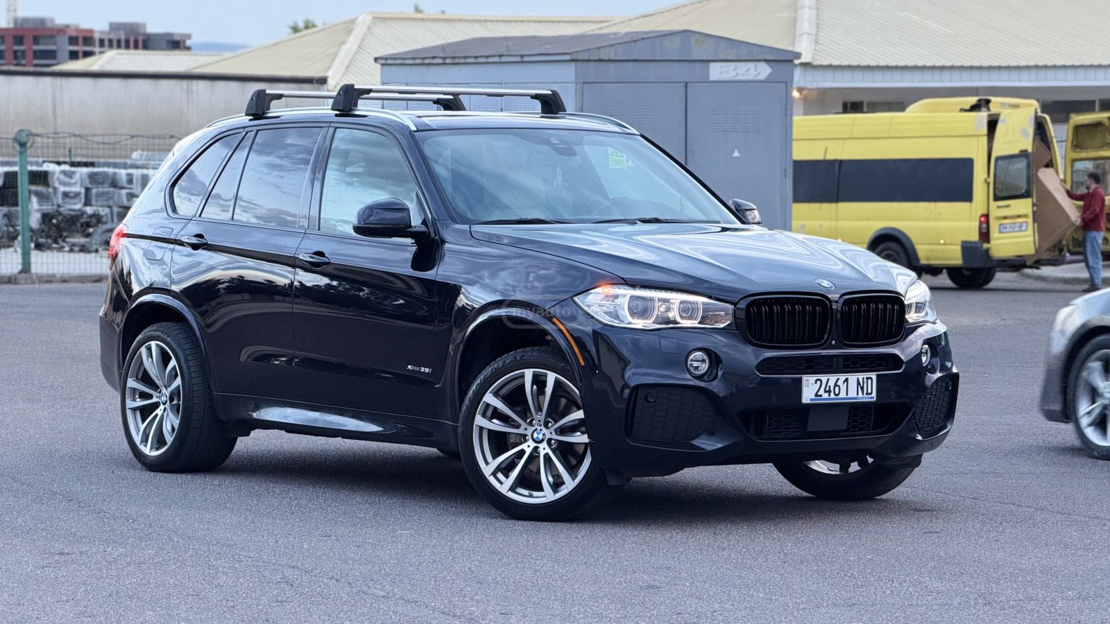 BMW X5 - фото 1