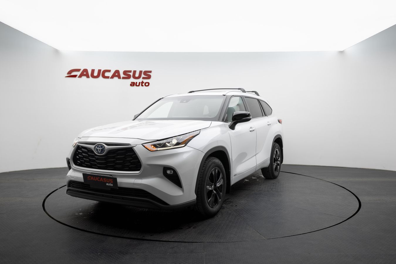 Toyota Highlander - фото 1