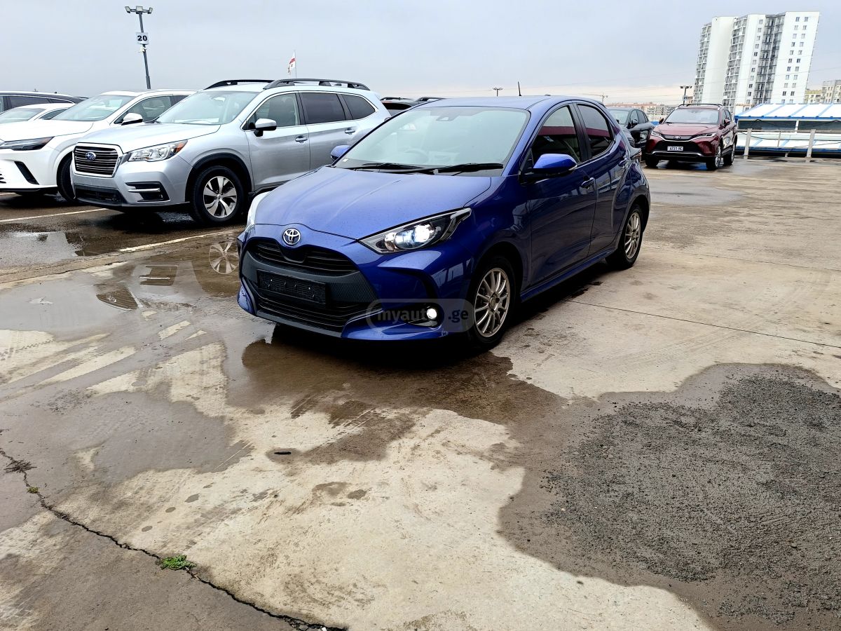 Toyota Yaris - фото 1