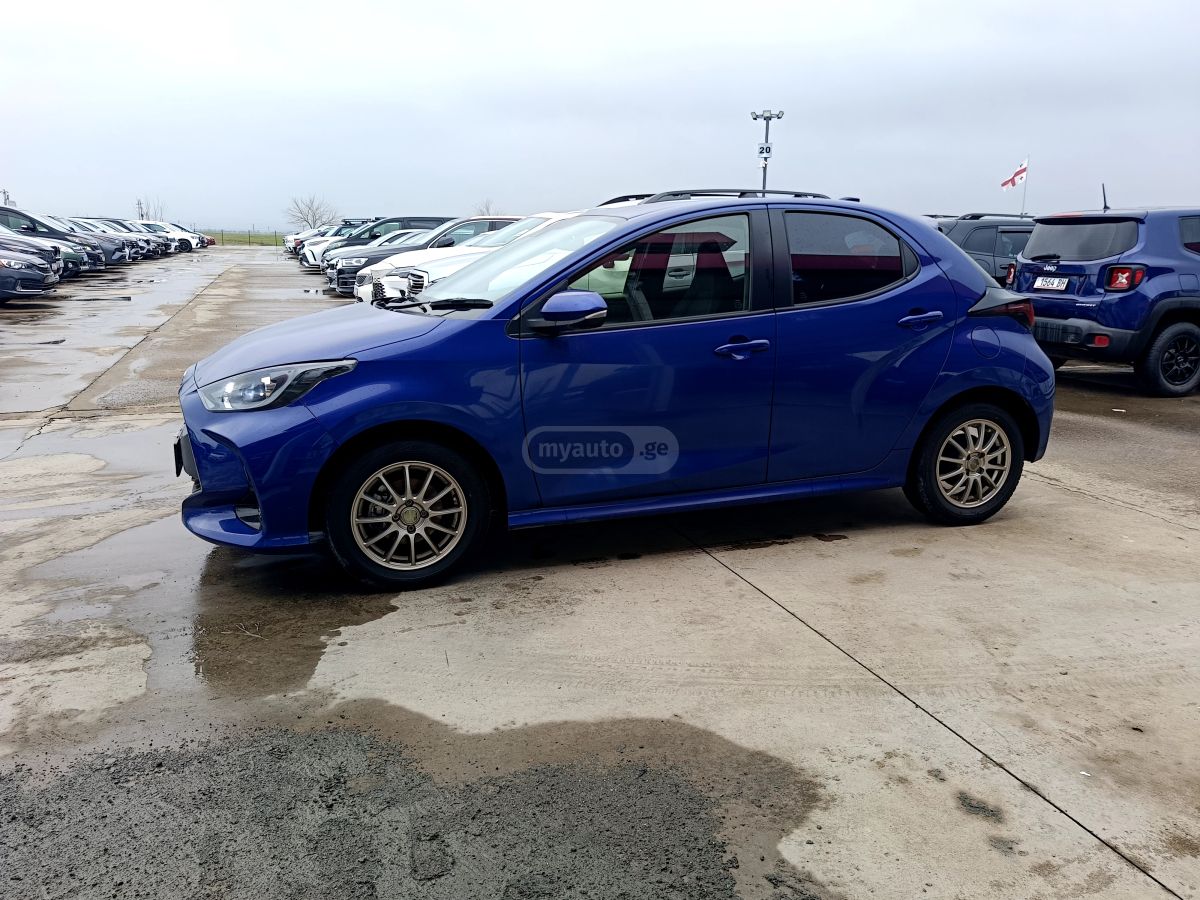 Toyota Yaris - фото 3