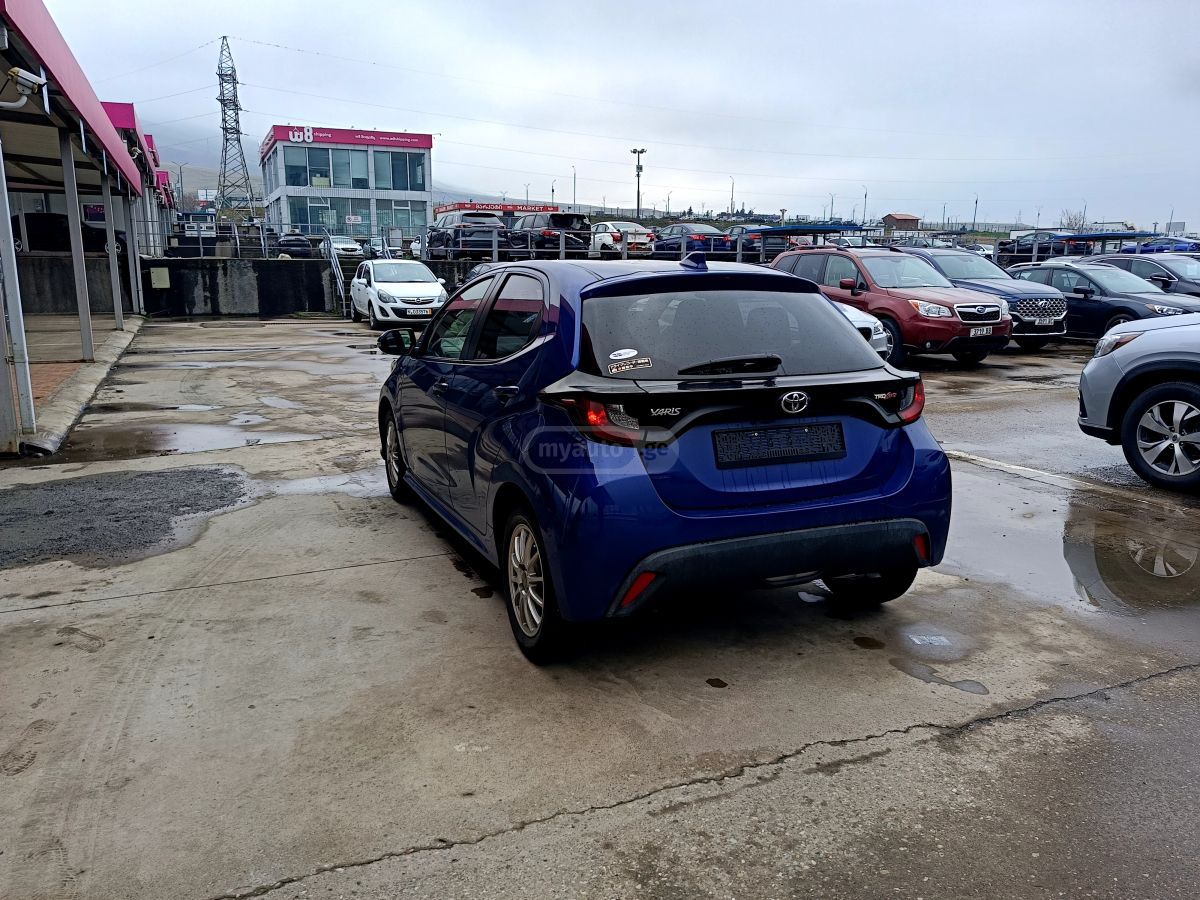 Toyota Yaris - фото 4