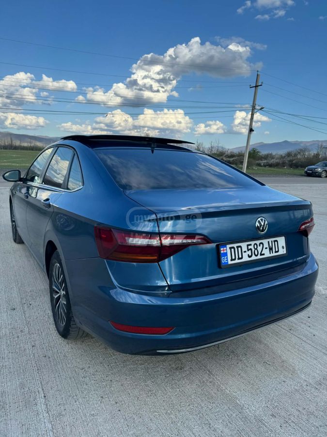 Volkswagen Jetta - фото 4