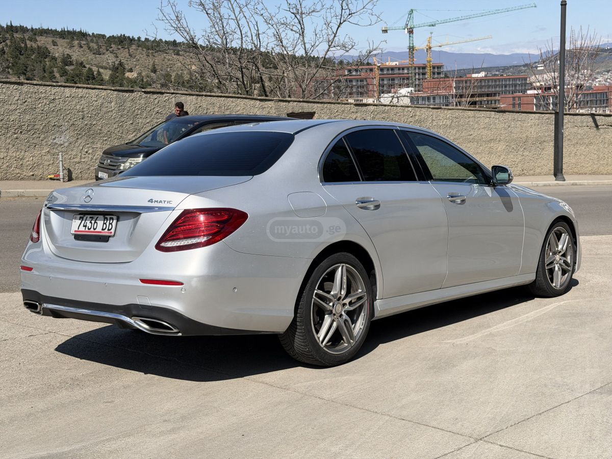 Mercedes-Benz E 300 - фото 3