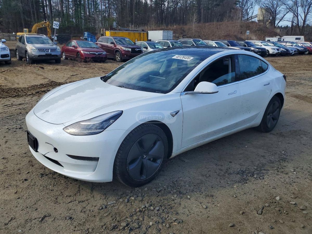 Tesla Model 3 - фото 1