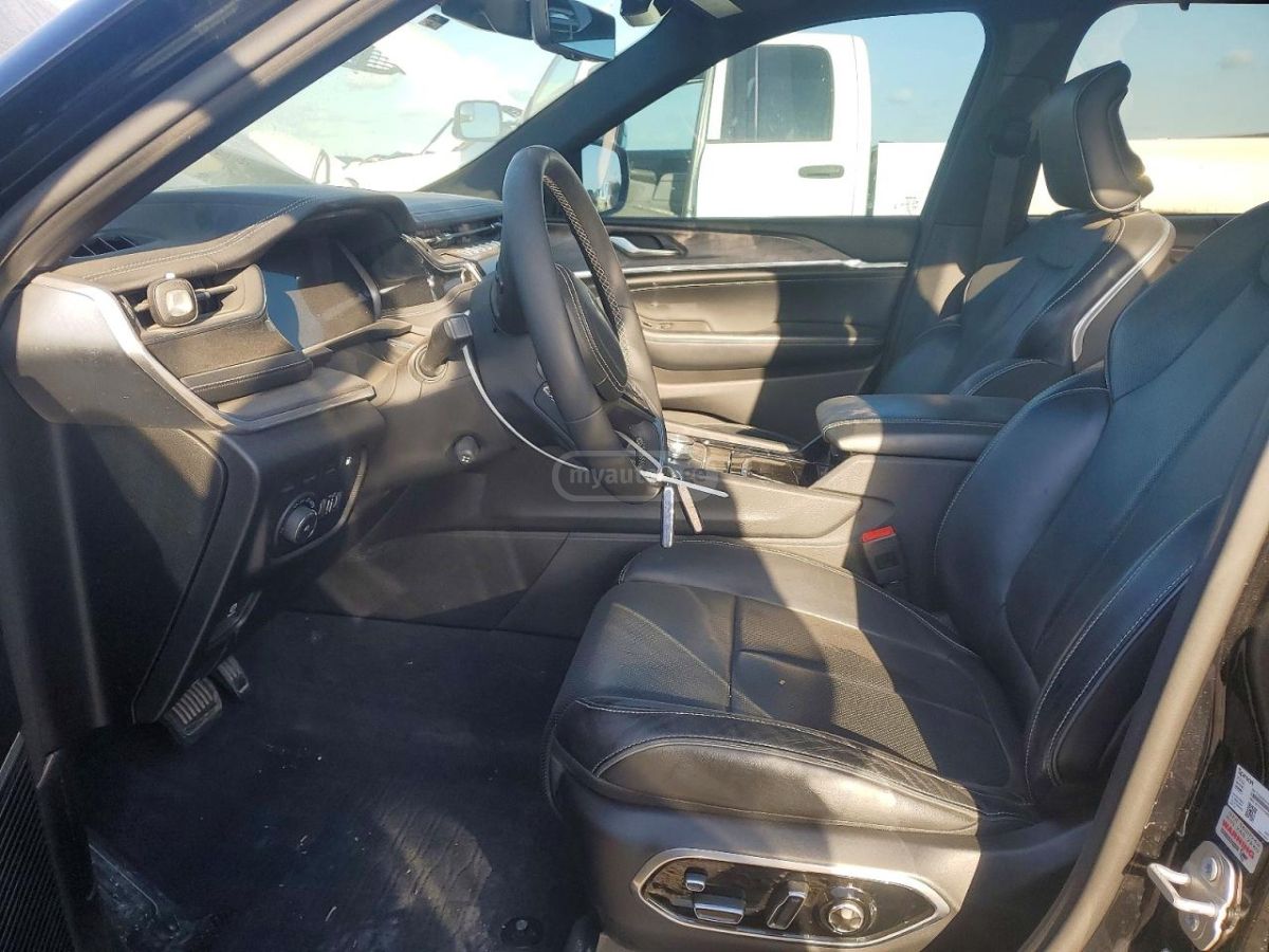 Jeep Grand Cherokee - фото 7