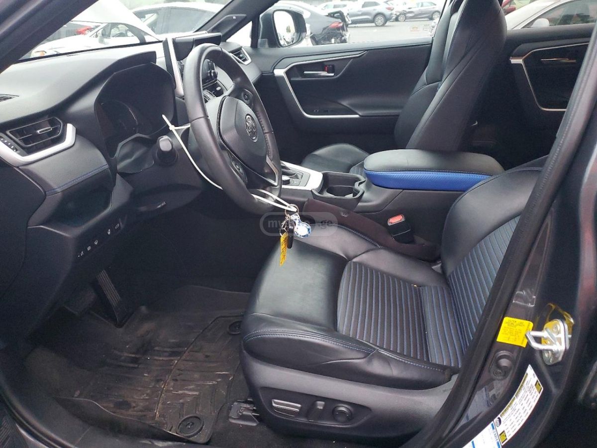 Toyota RAV 4 - фото 7