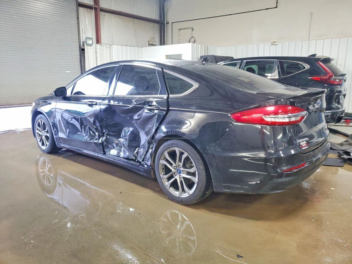 Ford Fusion - фото 2