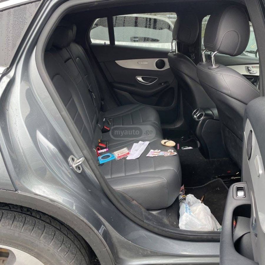 Mercedes-Benz GLC 300 - фото 9