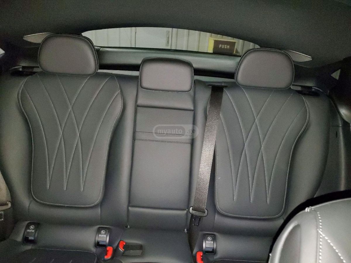 Mercedes-Benz GLC 63 AMG coupe 2025 — миниатюра 10