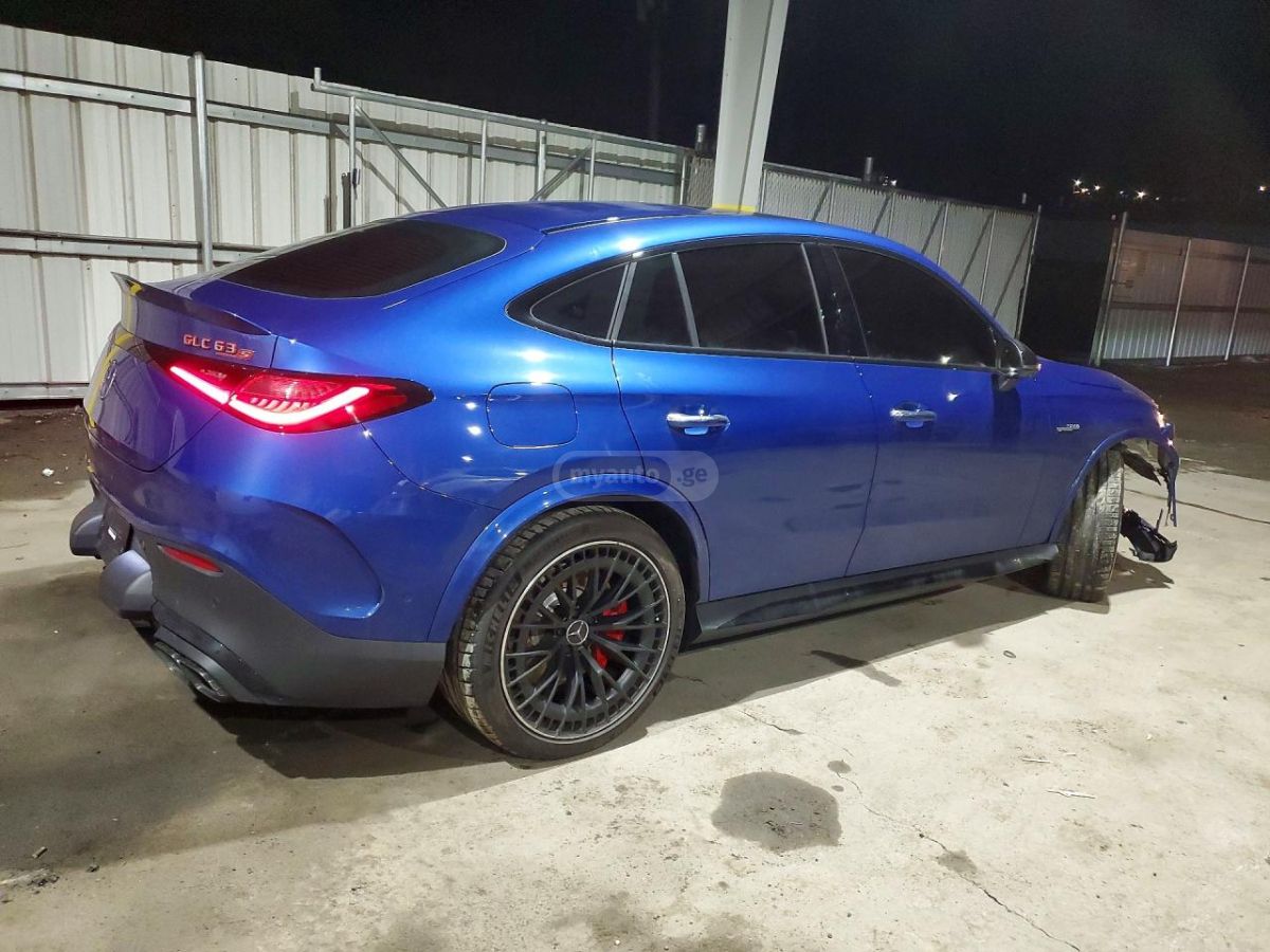 Mercedes-Benz GLC 63 AMG coupe 2025 — миниатюра 3