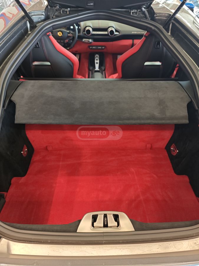 Ferrari 812 Superfast - фото 10