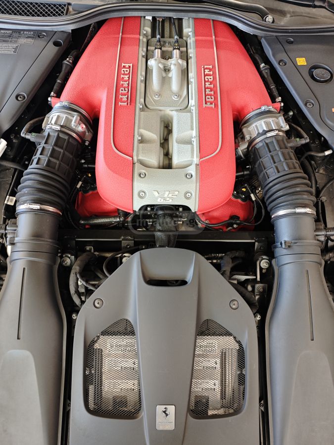 Ferrari 812 Superfast - фото 11