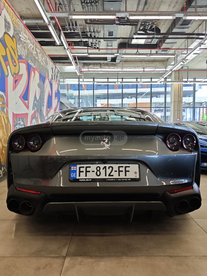 Ferrari 812 Superfast - фото 3