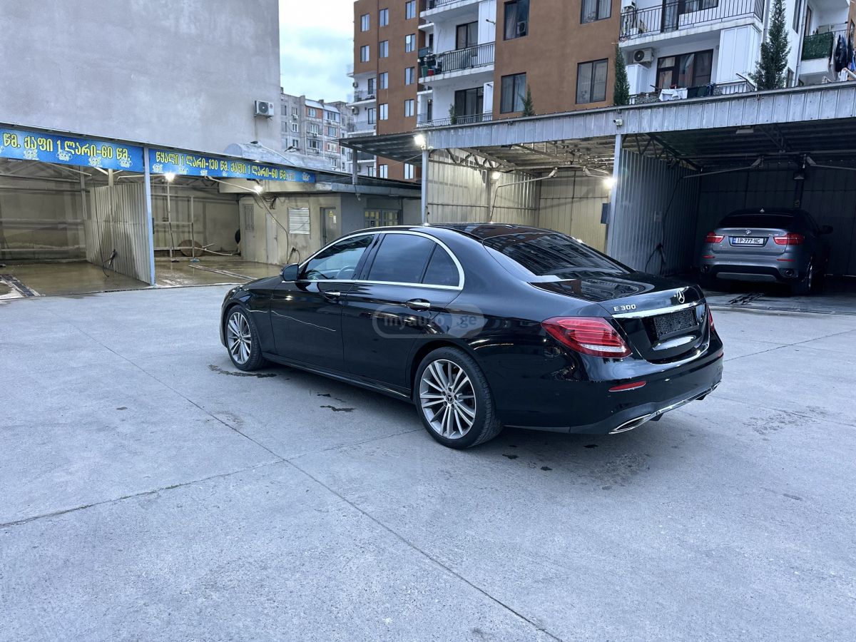 Mercedes-Benz E 300 - фото 3