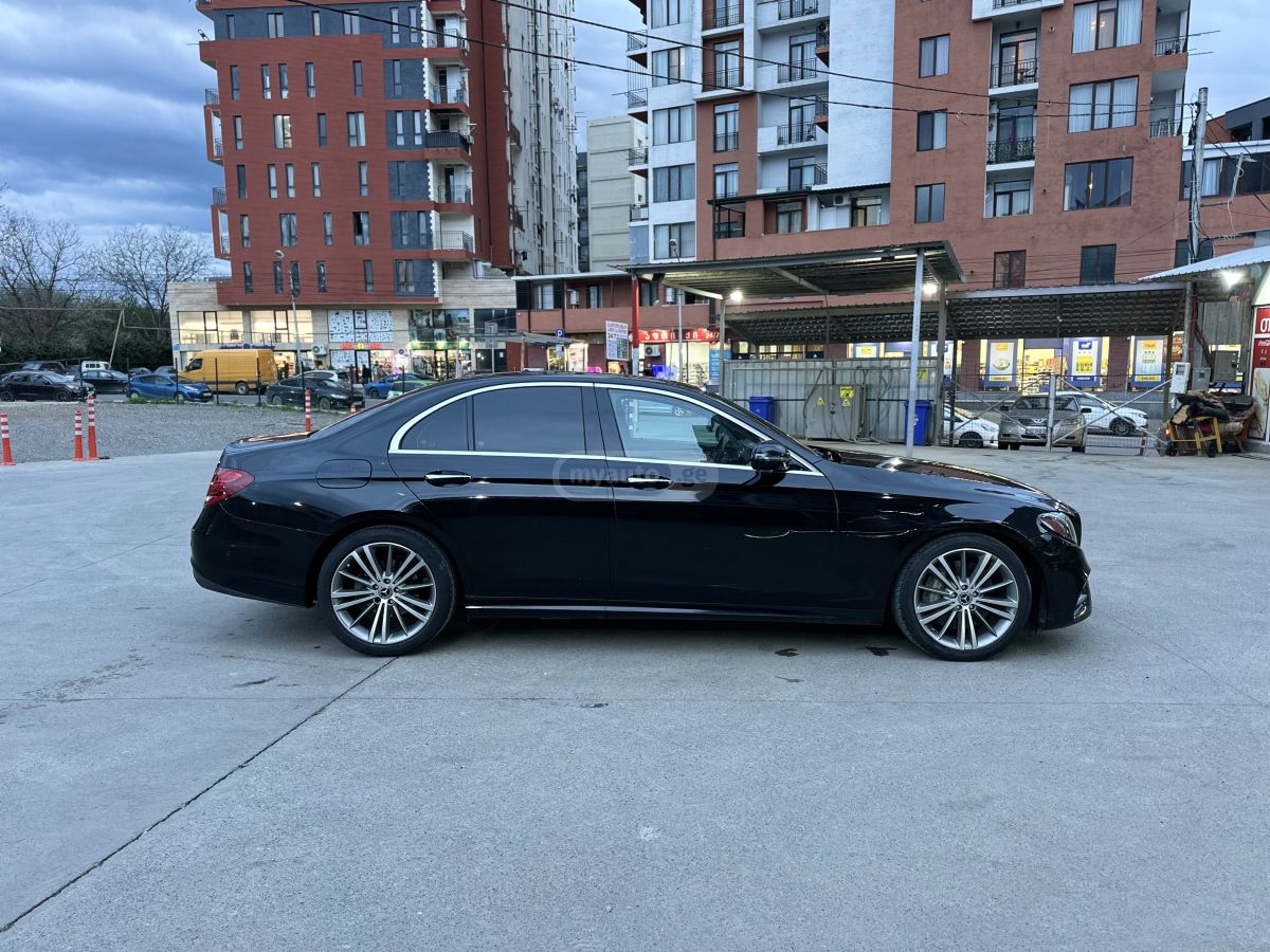 Mercedes-Benz E 300 - фото 4