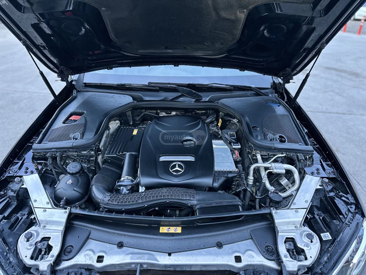 Mercedes-Benz E 300 - фото 5