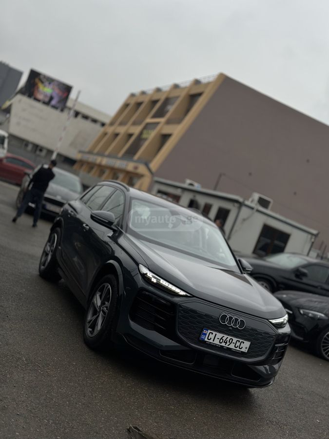 Audi E-Tron - фото 3