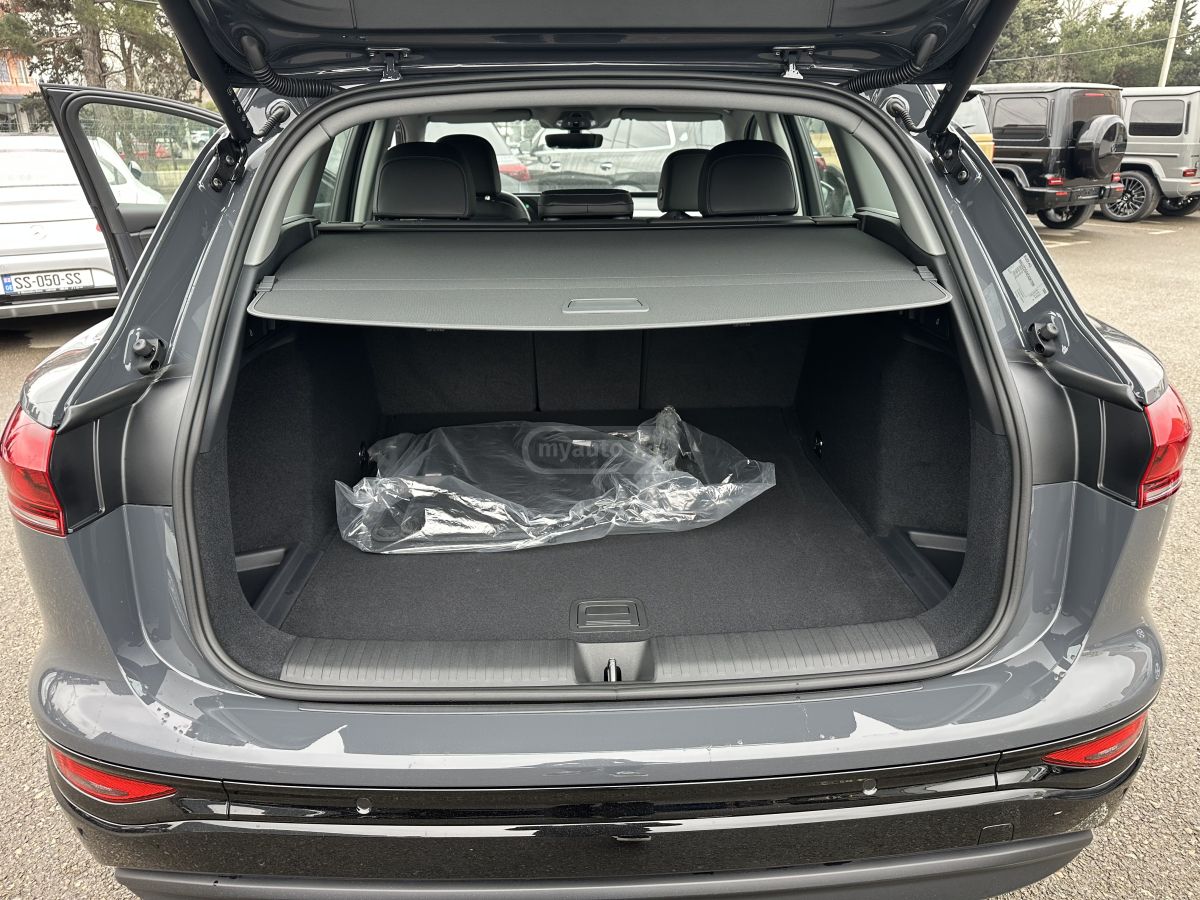 Audi E-Tron - фото 9