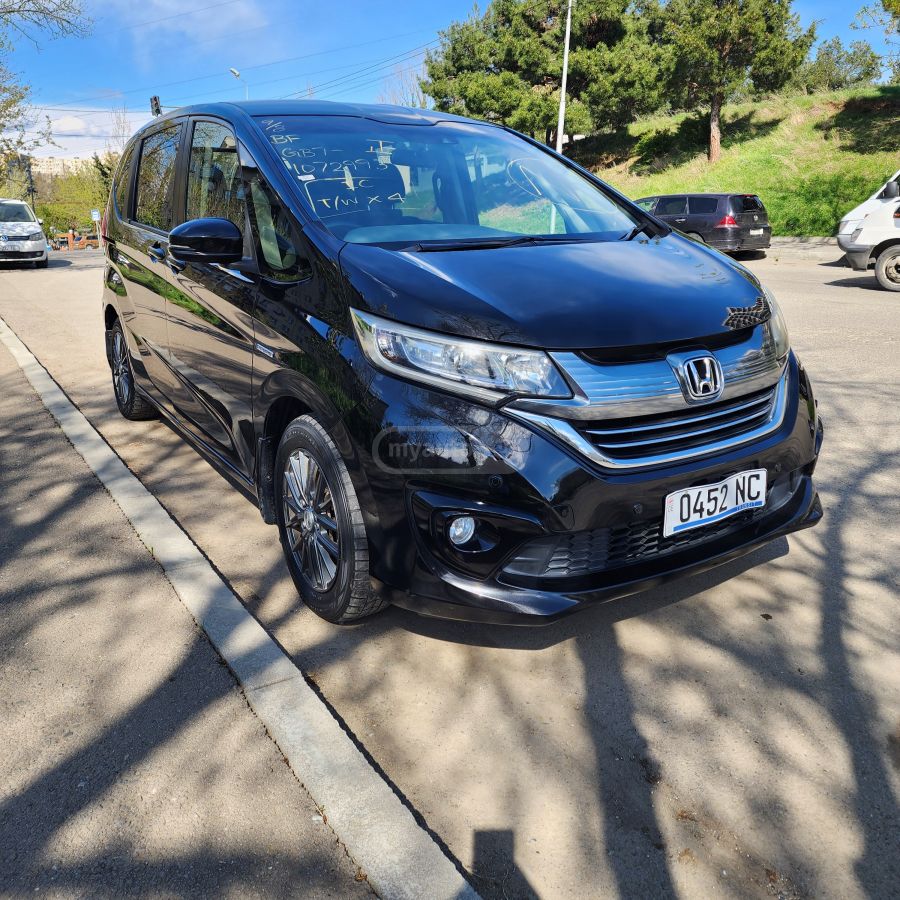 Honda Freed - фото 1