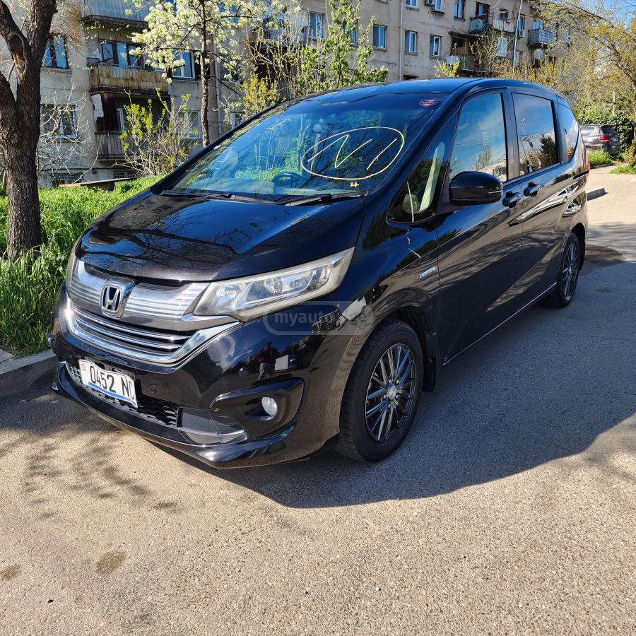 Honda Freed - фото 2