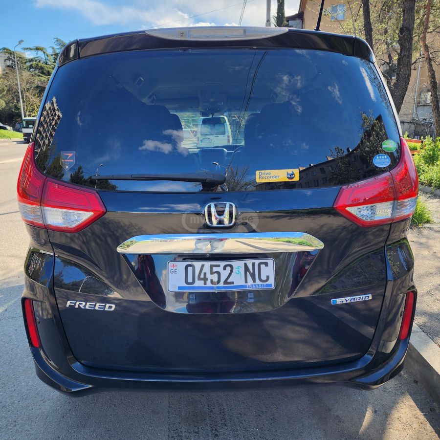 Honda Freed - фото 4