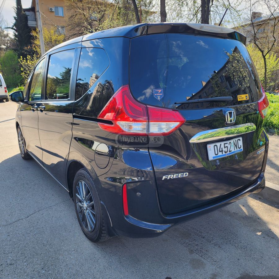 Honda Freed - фото 5