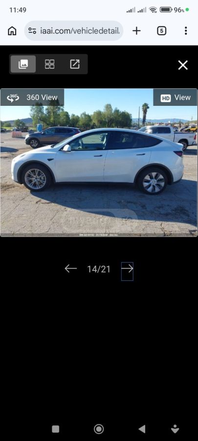 Tesla Model Y - фото 1