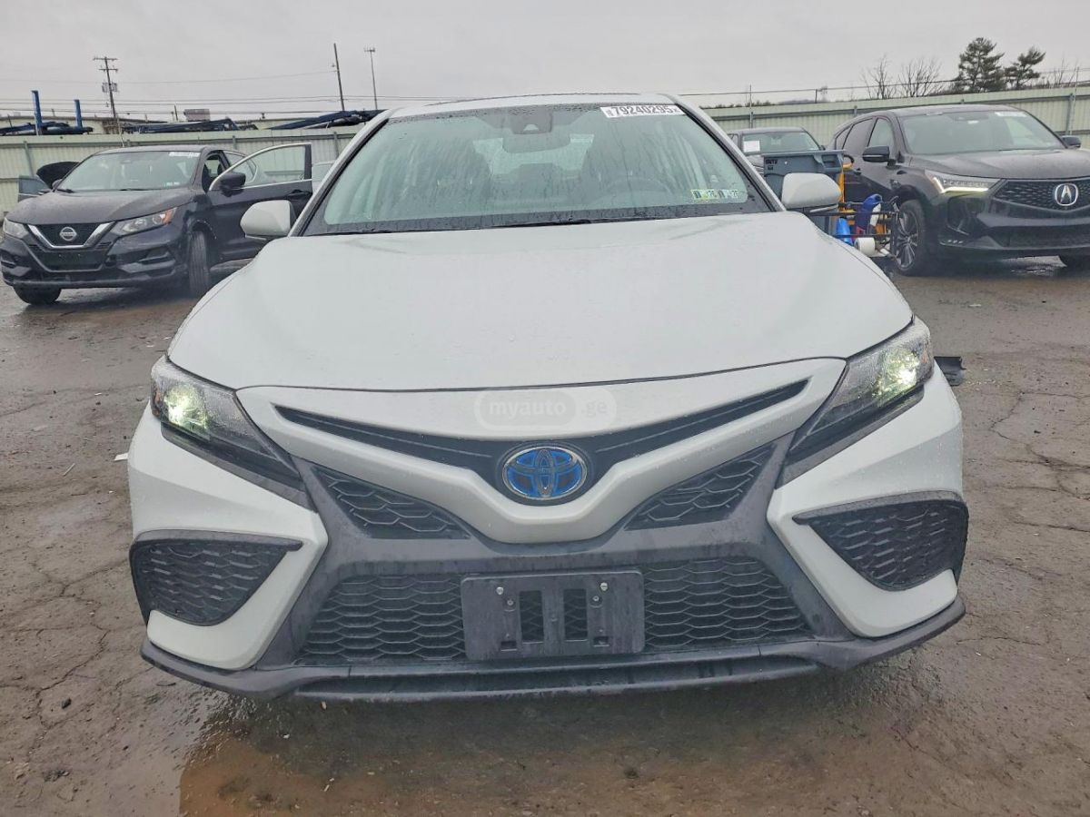 Toyota Camry - фото 5