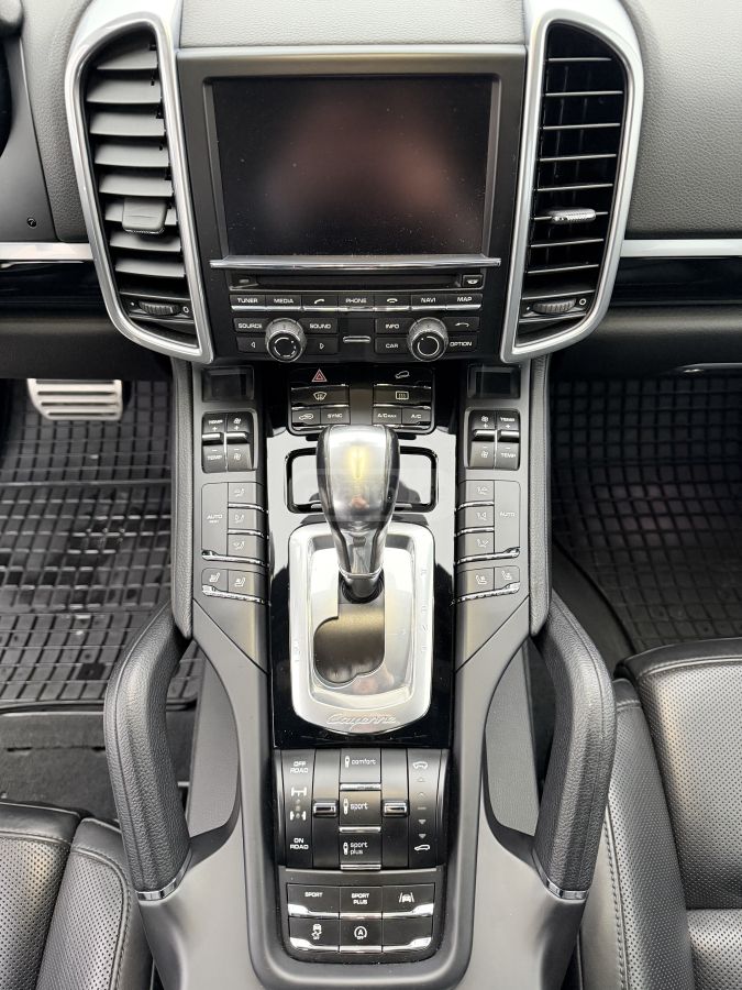 Porsche Cayenne - фото 10