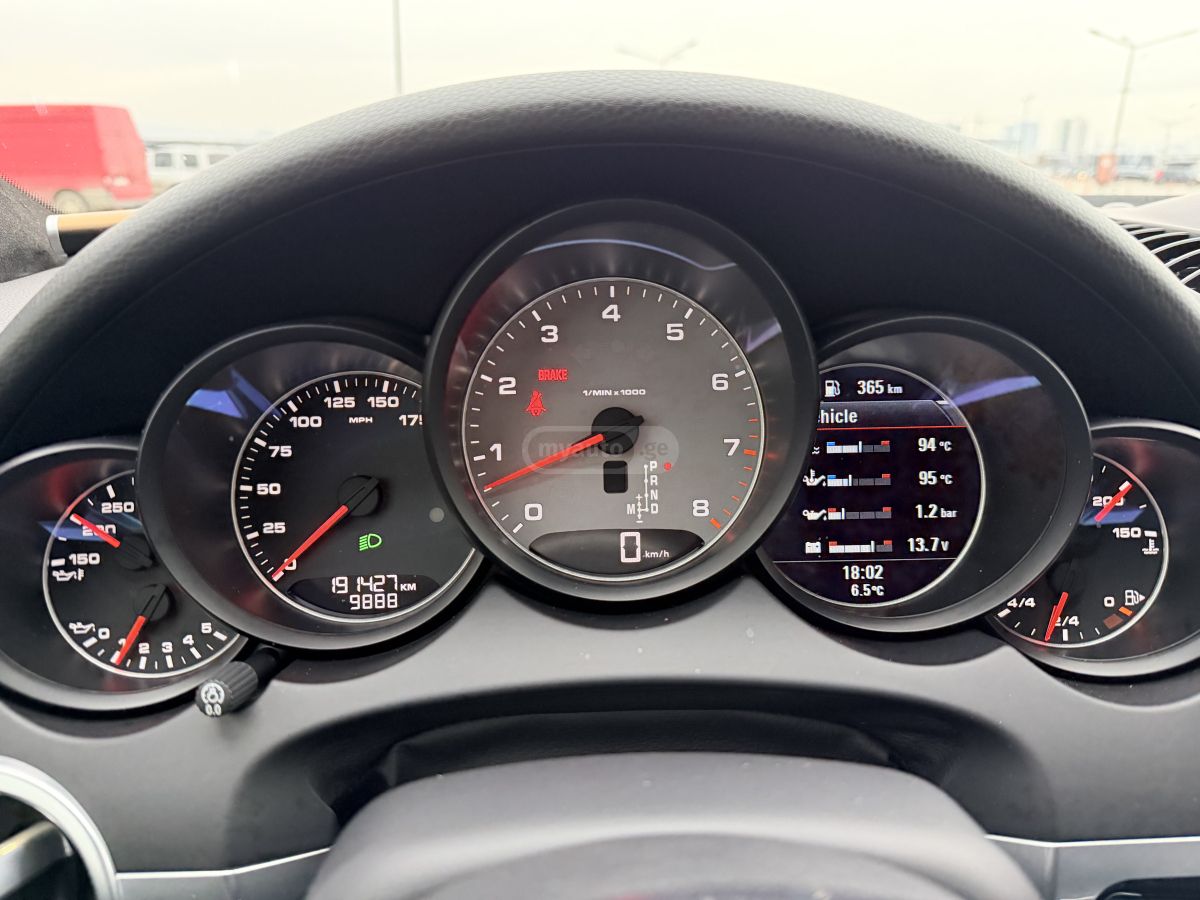 Porsche Cayenne - фото 13