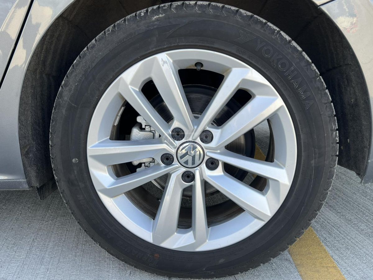 Volkswagen Passat - фото 3