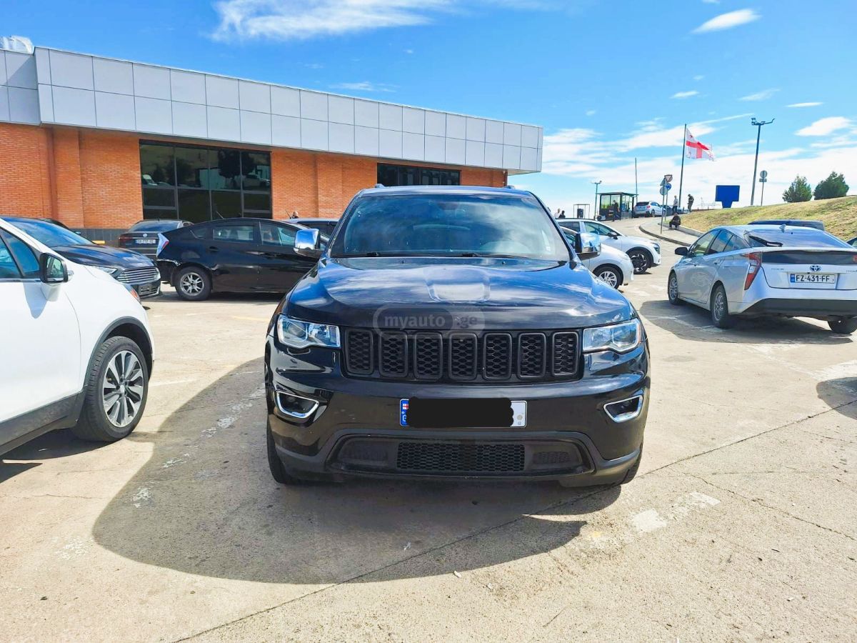 Jeep Grand Cherokee - фото 1