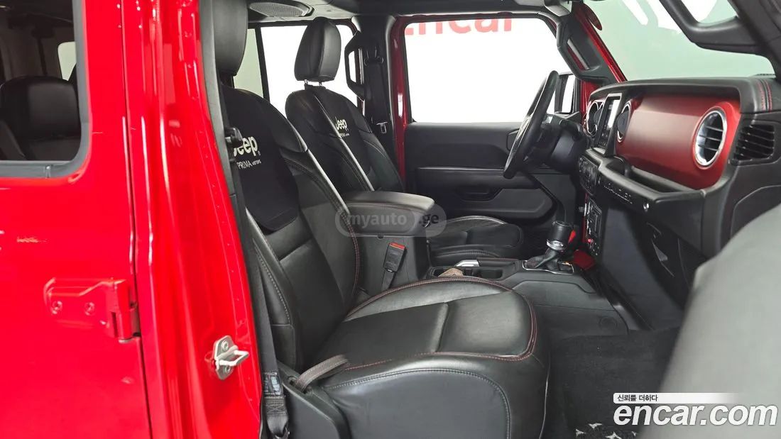 Jeep Wrangler - фото 10