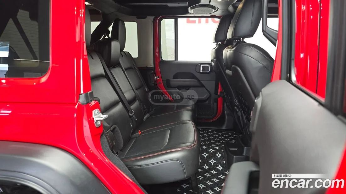 Jeep Wrangler - фото 12