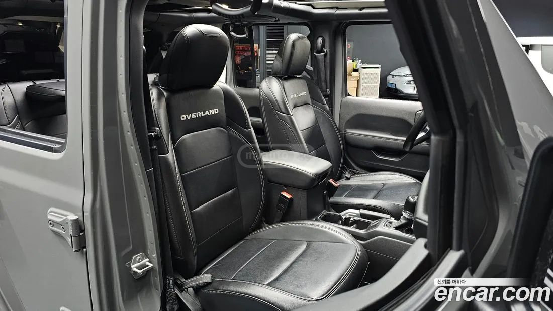 Jeep Wrangler - фото 10