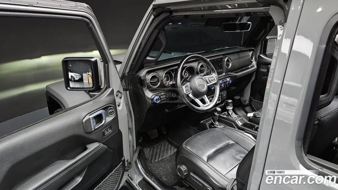 Jeep Wrangler - фото 11