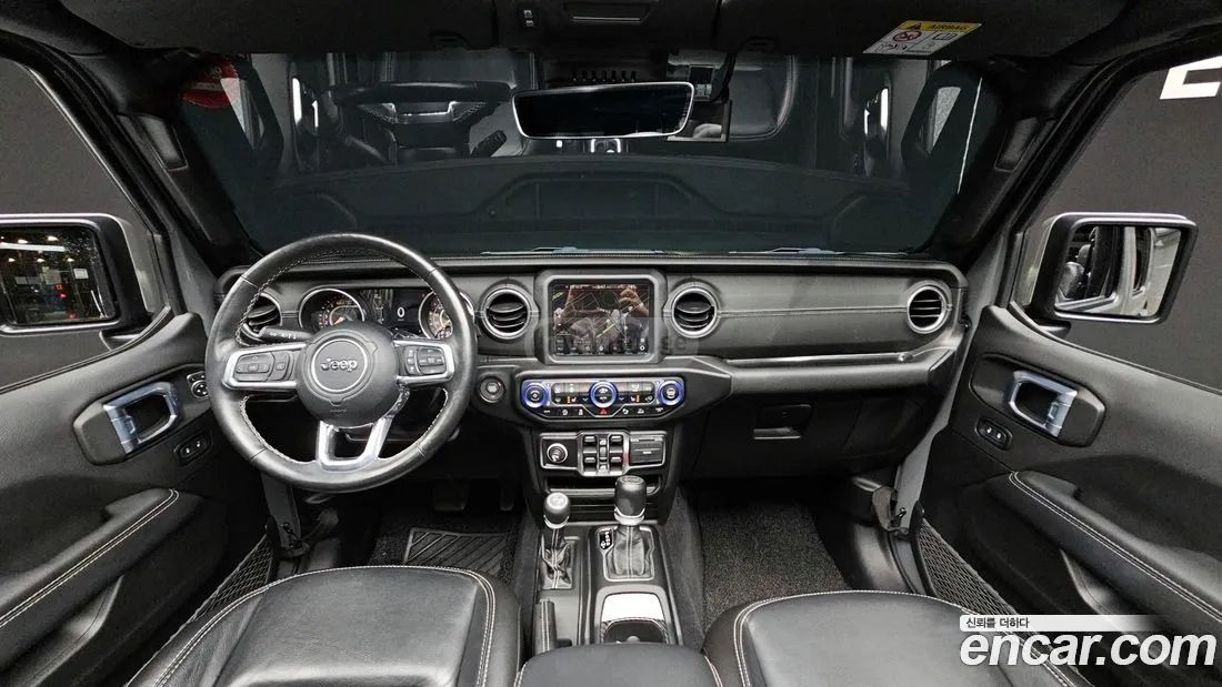 Jeep Wrangler - фото 7