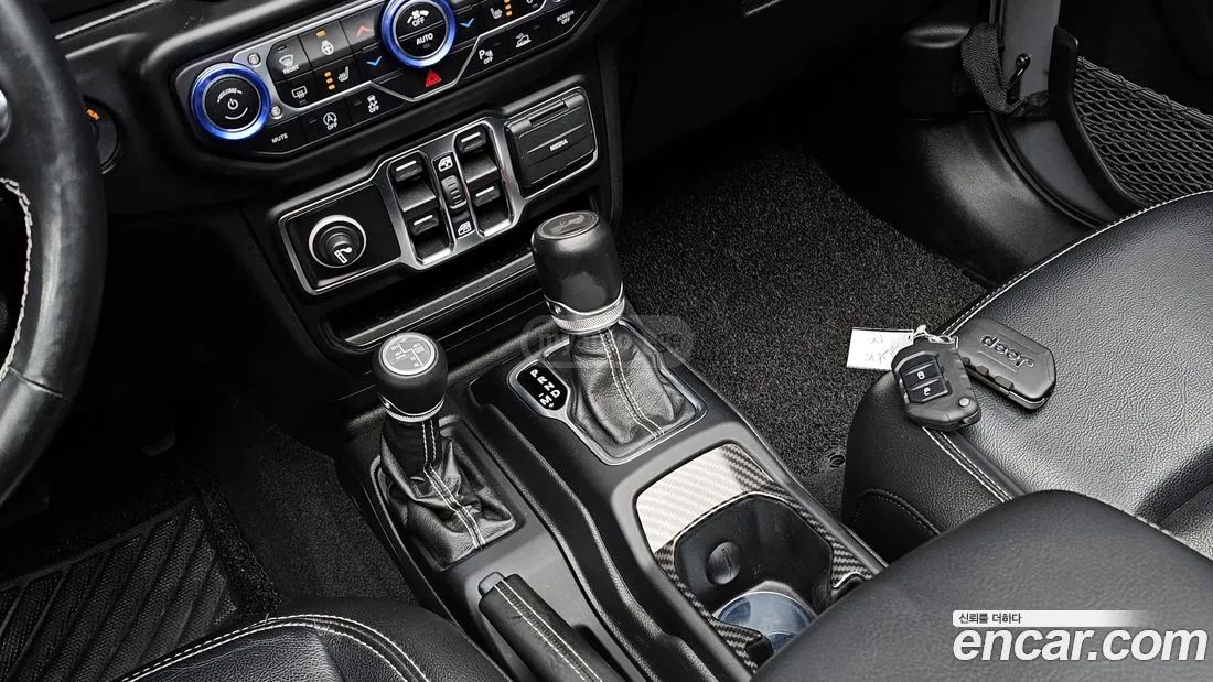 Jeep Wrangler - фото 9