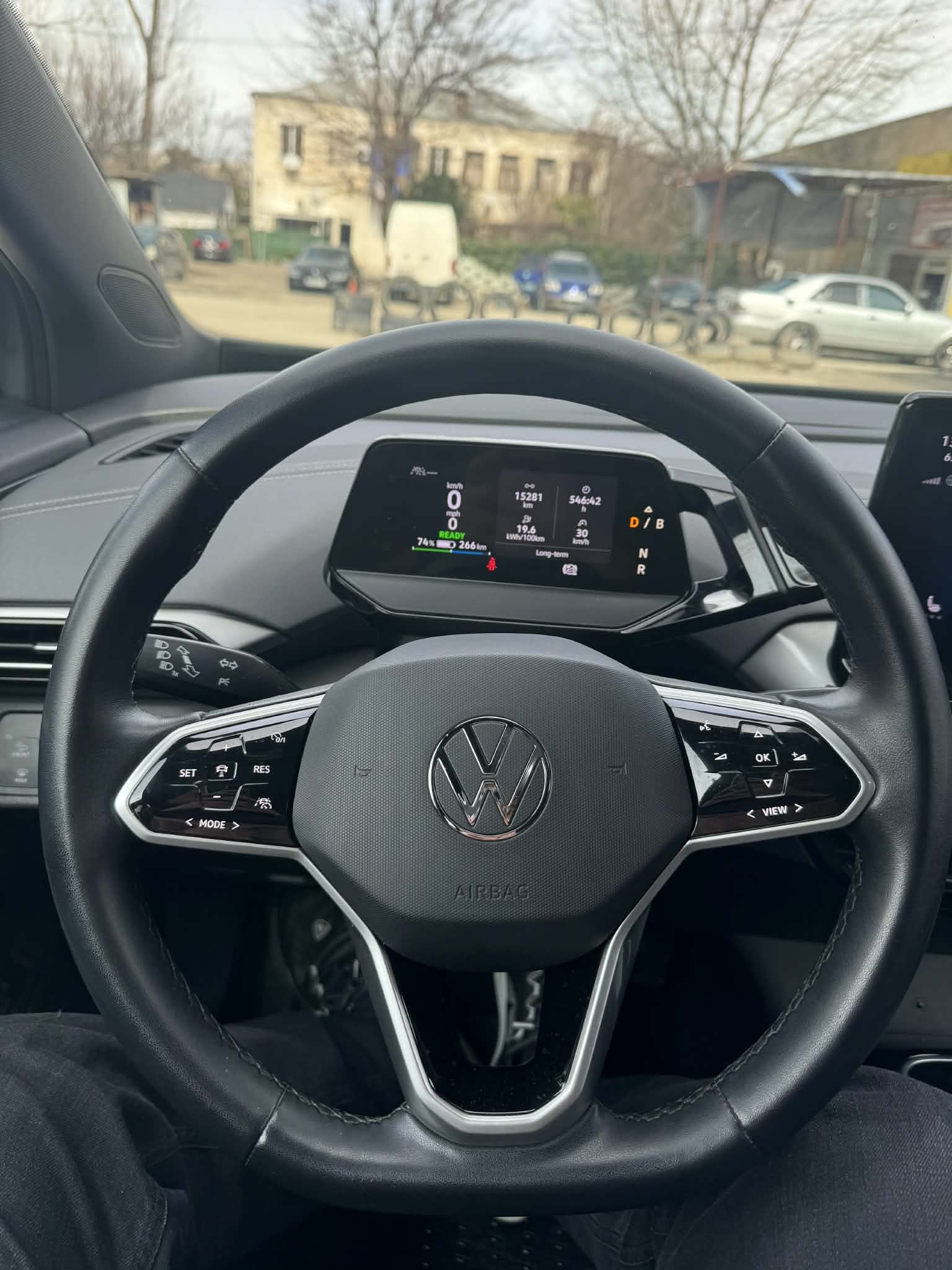 Volkswagen ID 4 - фото 3