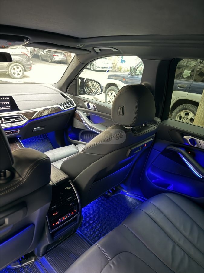 BMW xDrive40i 4dr All-Wheel Drive — миниатюра 13