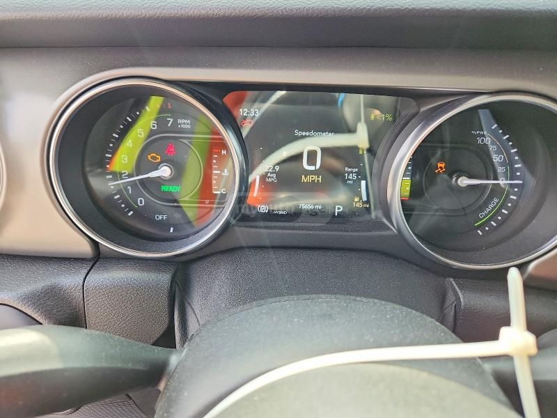 Jeep Wrangler - фото 11