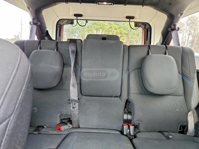 Jeep Wrangler - фото 8