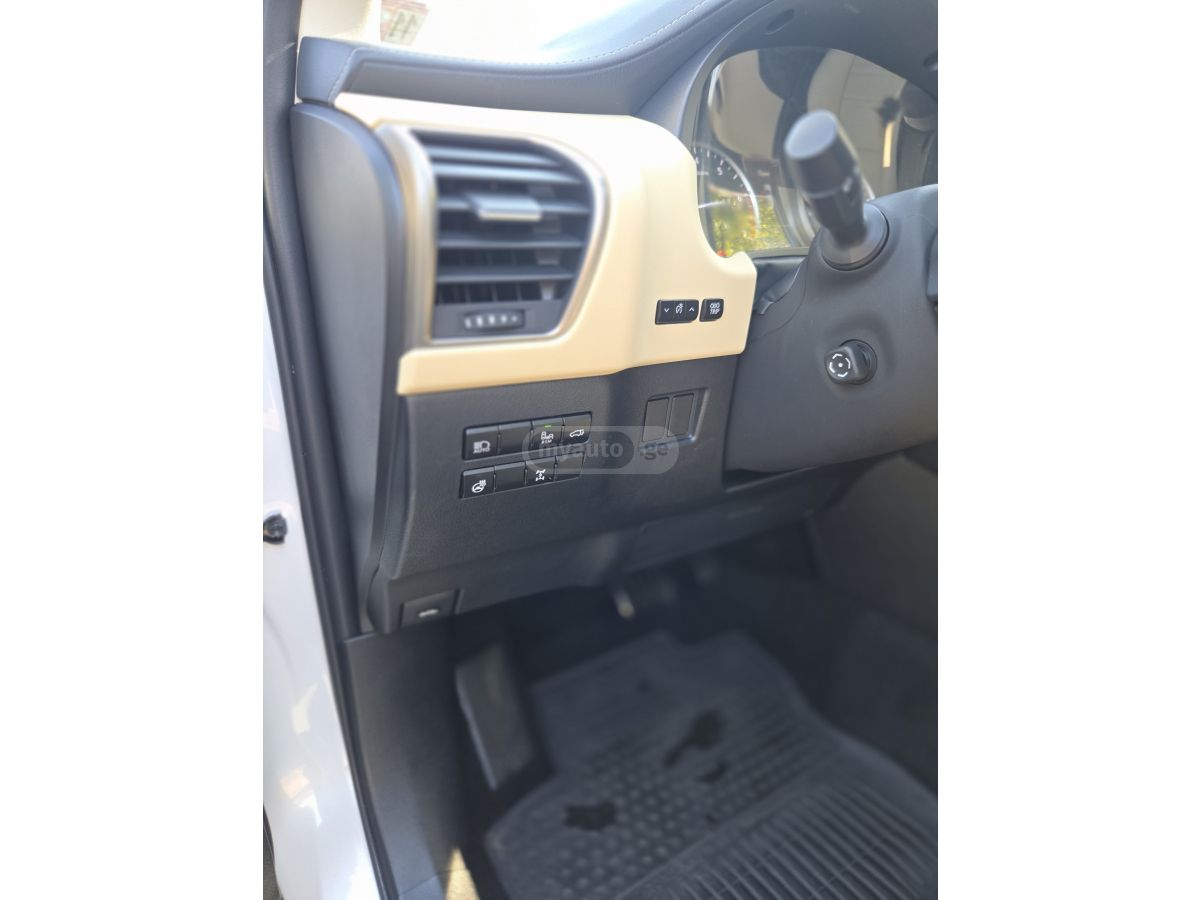 Lexus NX 300 - фото 15
