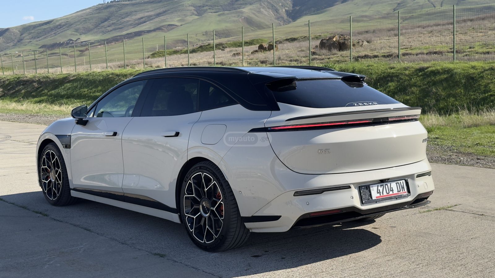 Zeekr 007 - фото 4