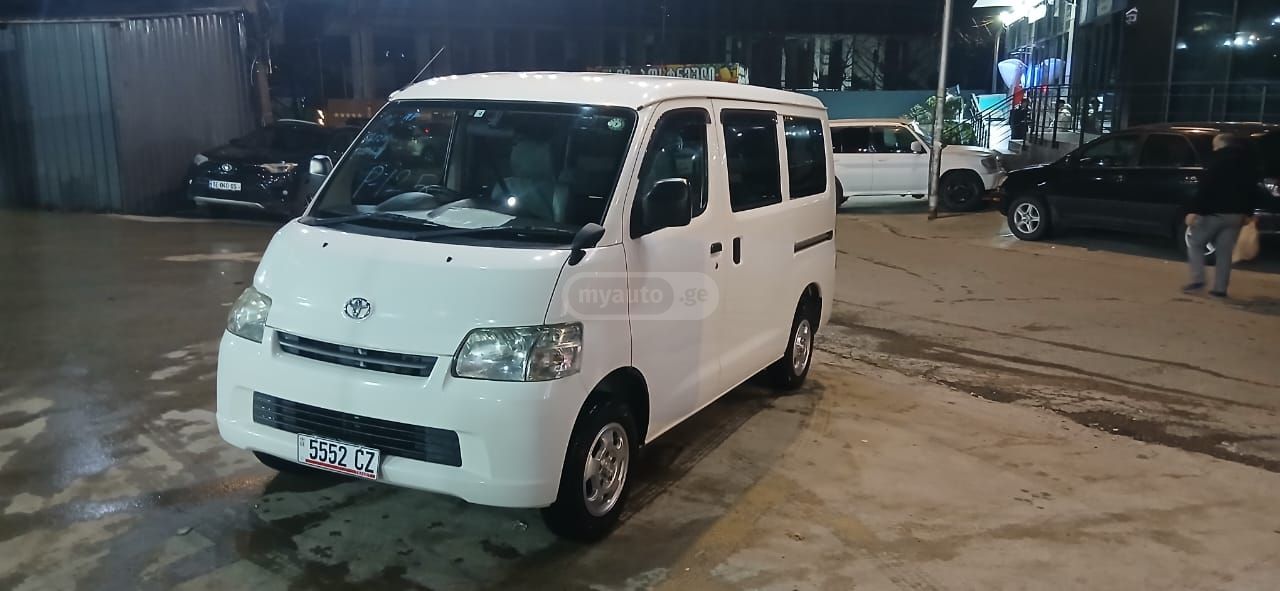 Toyota Town Ace - фото 1