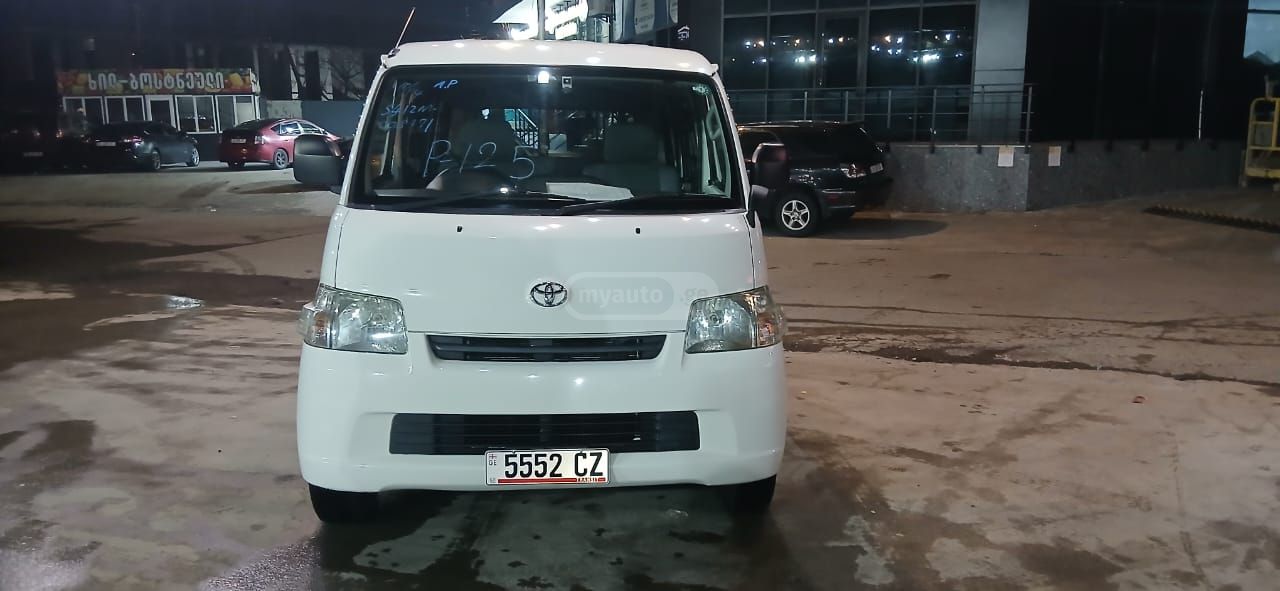 Toyota Town Ace - фото 3