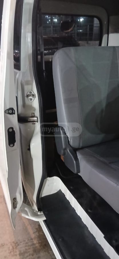 Toyota Town Ace - фото 8