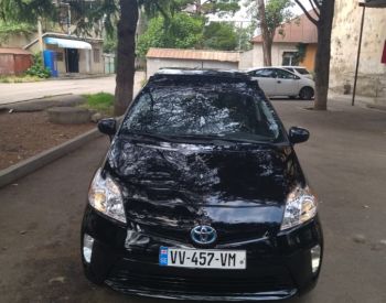 ToyotaPrius2014