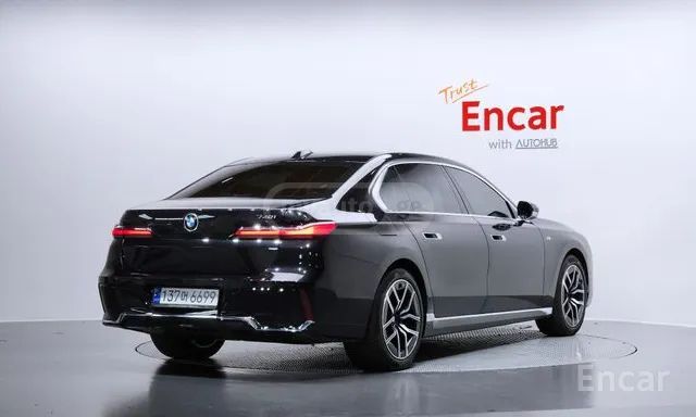 BMW 740 2023 — миниатюра 2